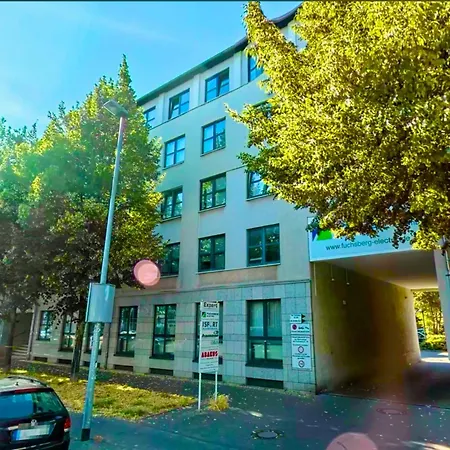 Neuwertige In Lage Incl. Parkplatz דירה