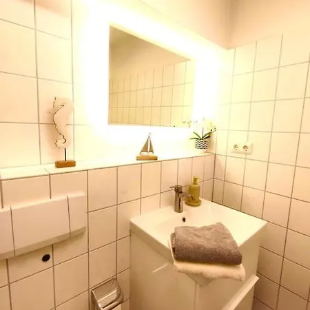 Neuwertige In Lage Incl. Parkplatz Apartament