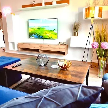 Apartment Neuwertige In Lage Incl. Parkplatz