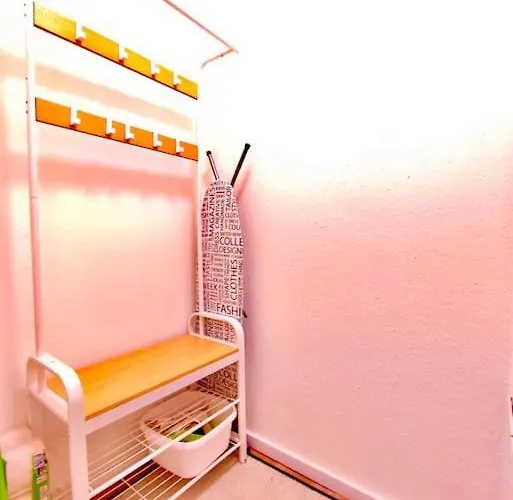 شقة Neuwertige In Lage Incl. Parkplatz ماغديبورغ